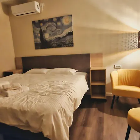 Romana Luxury Design - Center By Pumo *