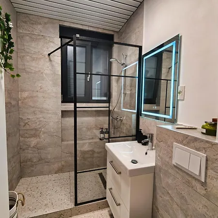 Romana Luxury Design - Center By Pumo * Boekarest