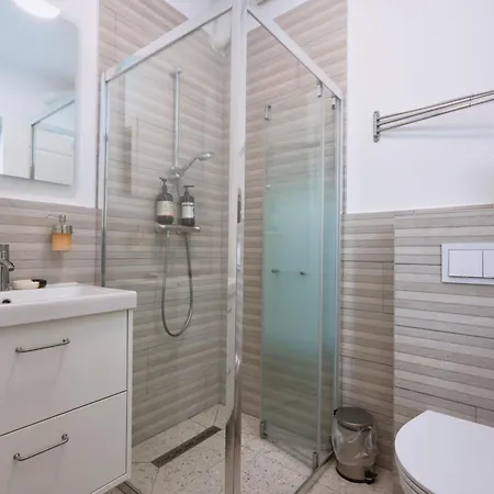 Romana Luxury Design - Center By Pumo מלון דירות 3*
