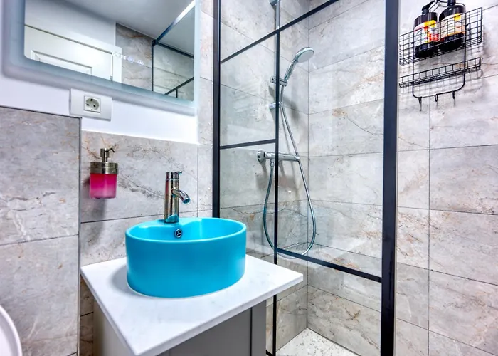 Romana Luxury Design - Center By Pumo *